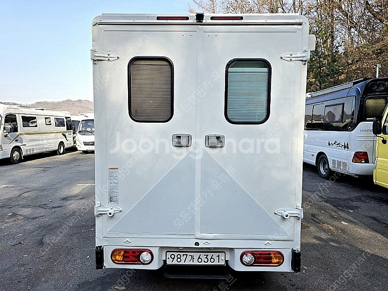 21.포터2 시티밴3인승캠핑카(신규제작,인산철600A+샤워실+DC에어컨+온수매트+풀옵션)-전액할부됨--3